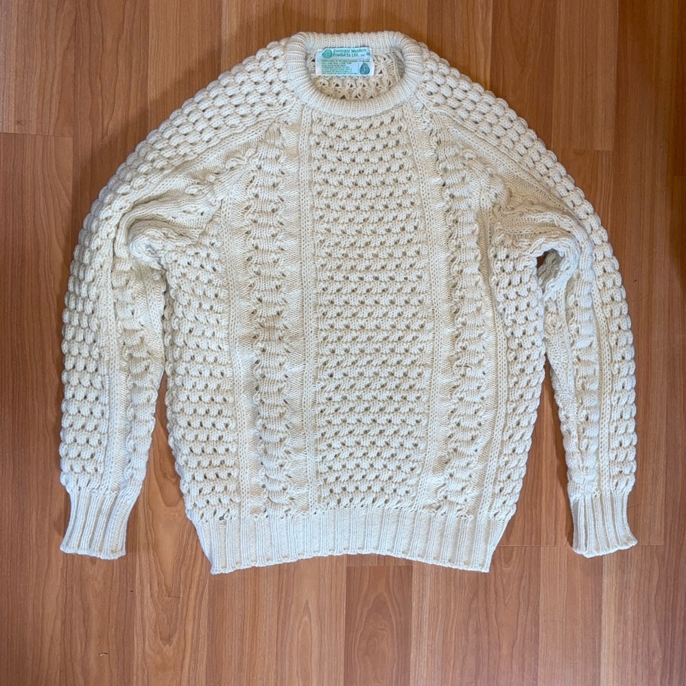 Authentic vintage Donegal 80’s fisherman knit sweater. Hand loomed, real wool.